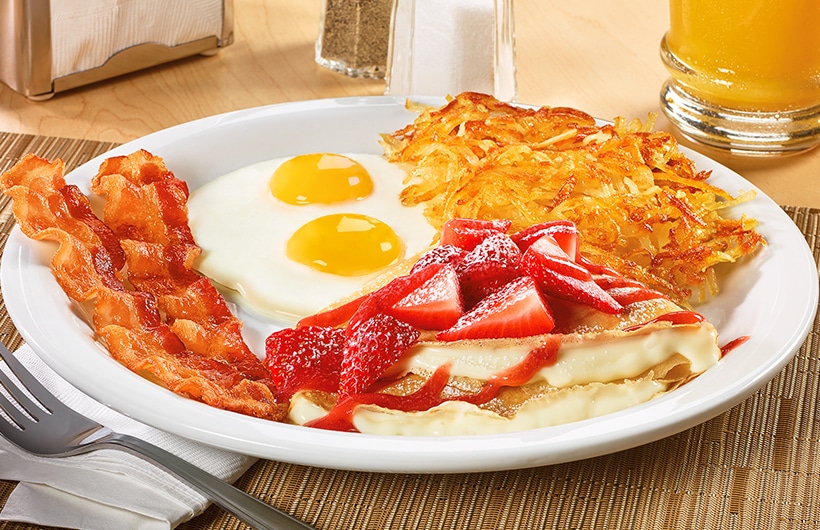berry-vanilla-crepe-breakfast-denny-s-canada