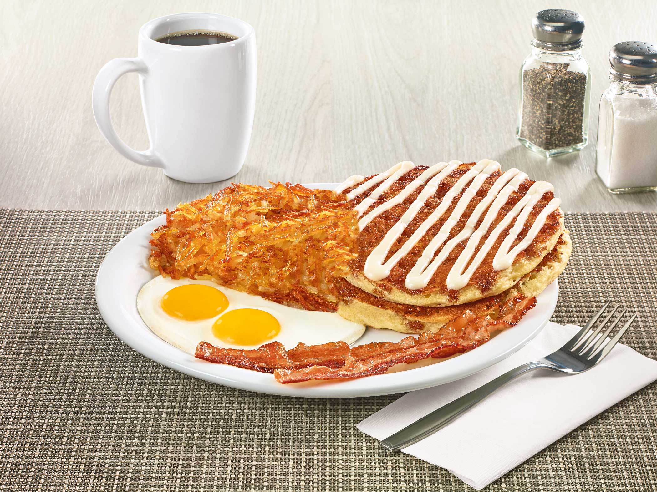 Denny's Canada Canada Cinnamon Roll Pancake Slam
